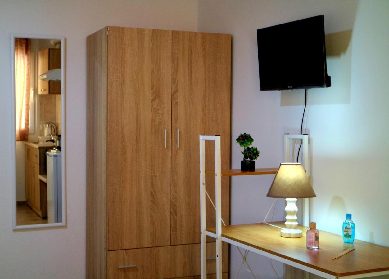 Christos Family Apartments Α Corfu  Bagian luar foto